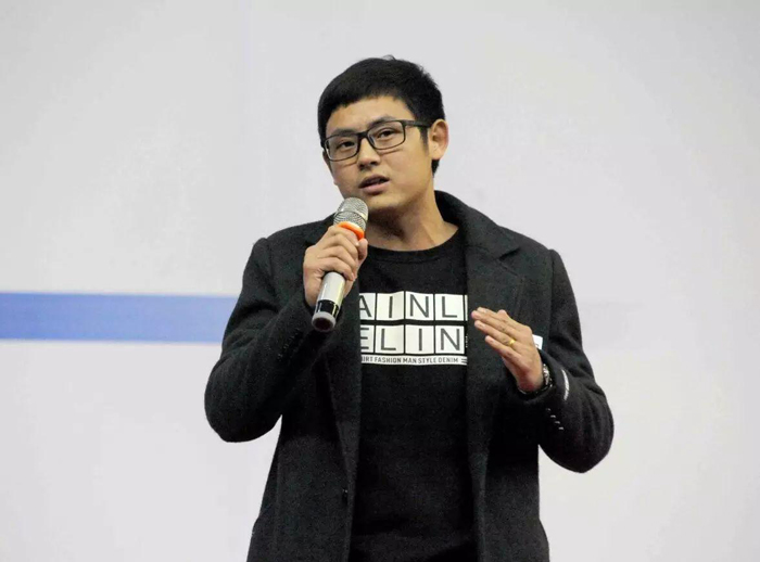 高端拉床,專用機床,內拉床,外拉床,數控機床,自動化生產線,工業(yè)機器人