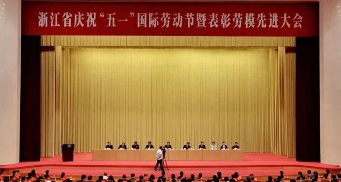 高端拉床,專用機(jī)床,內(nèi)拉床,外拉床,數(shù)控機(jī)床,自動化生產(chǎn)線,工業(yè)機(jī)器人,拉床,拉刀,自動化